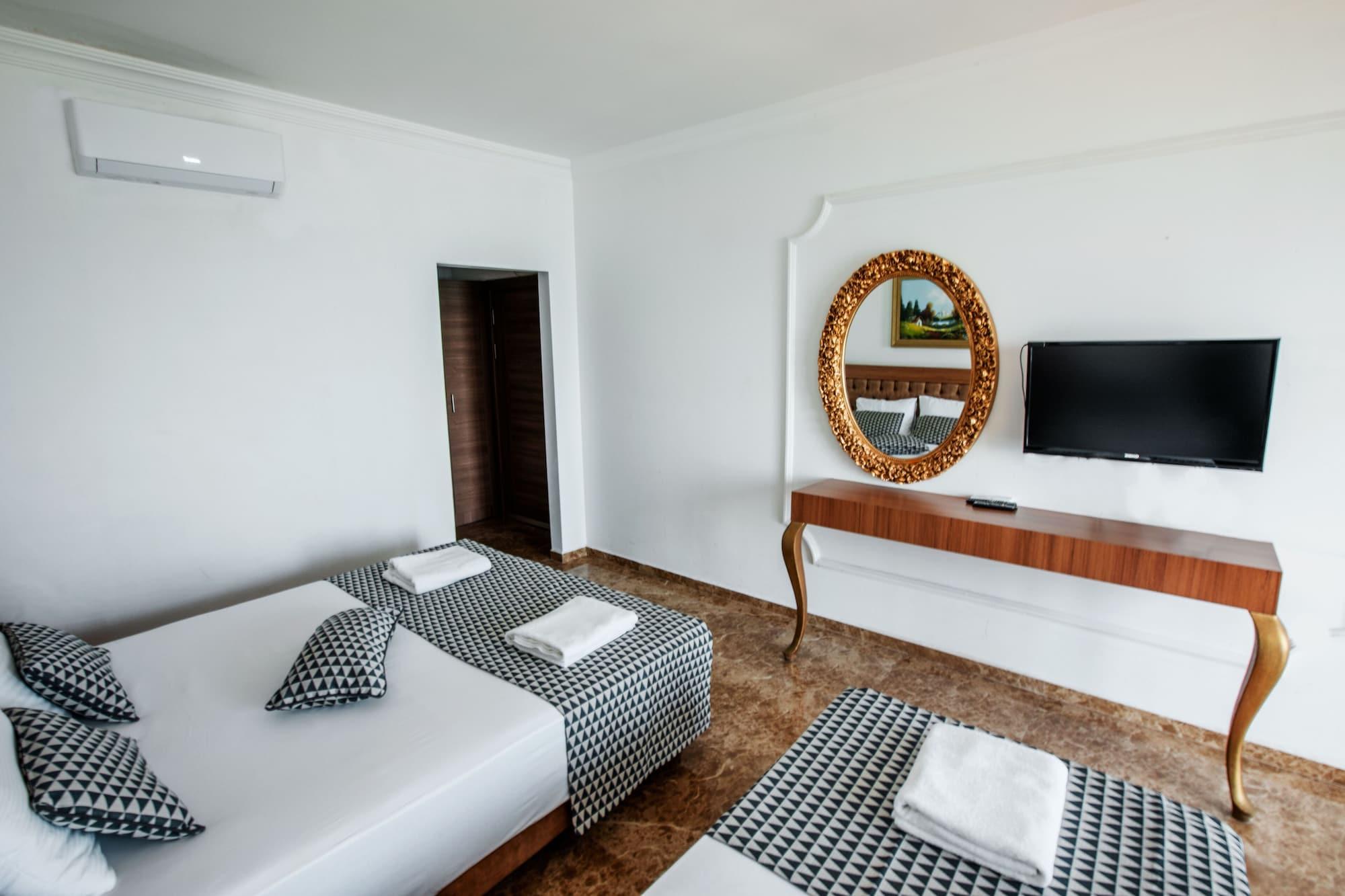 Kristal Beach Hotel Antalya Buitenkant foto